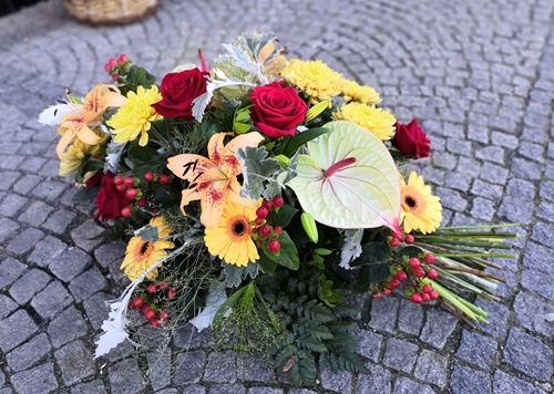 Smuteční kytice vypichovaná, doručení Beroun a okolí